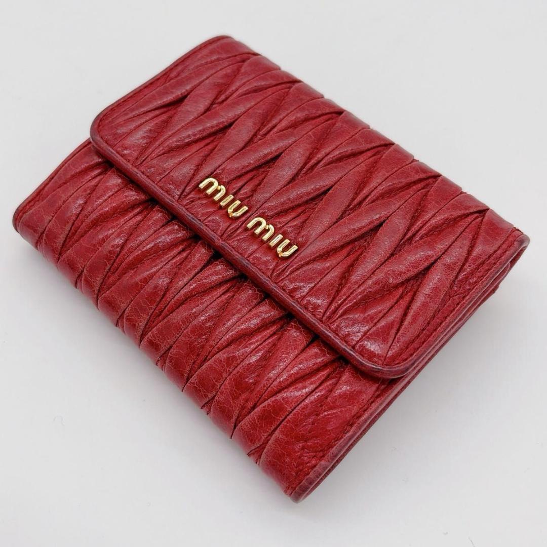 MIUMIU マテラッセ 二つ折り財布　羊革 レザー コンパクトウォレット