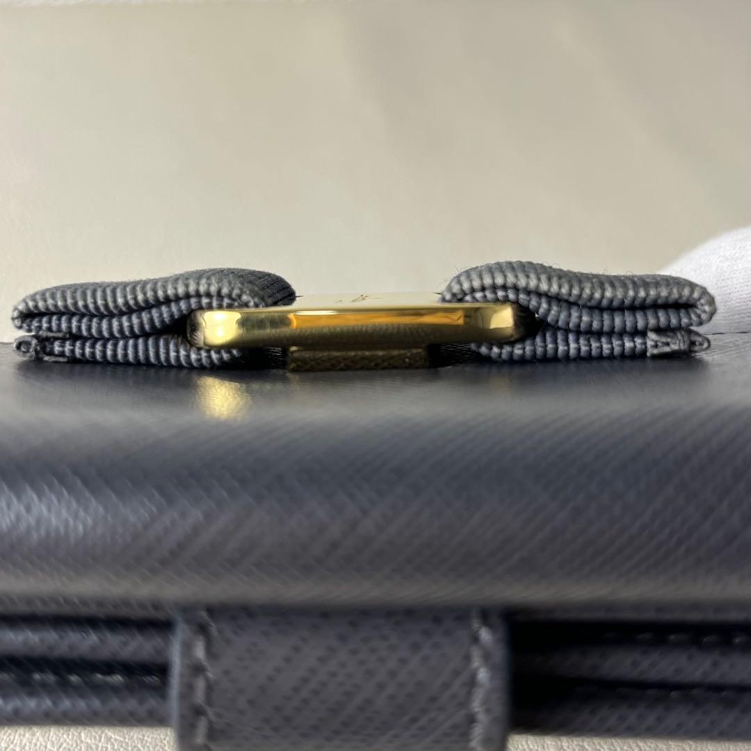 美品　フェラガモ　二つ折り財布　ヴァラリボン　カード入れ　小銭入れ　定期入れ