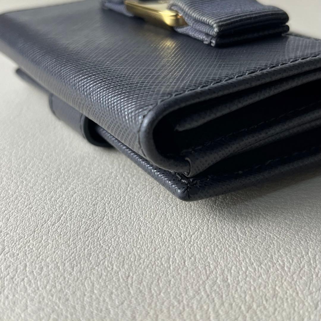 美品　フェラガモ　二つ折り財布　ヴァラリボン　カード入れ　小銭入れ　定期入れ