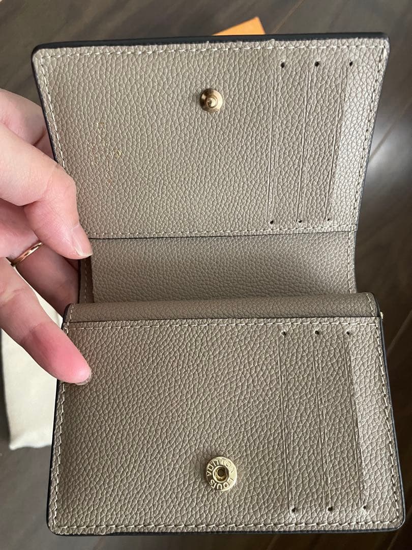 七*神様 LOUIS VUITTON 二つ折り財布