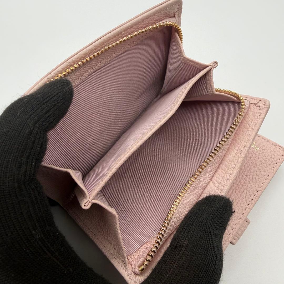 極美品　agnes b アニエスベー　折り財布　ロゴ金具　レザー　ピンク