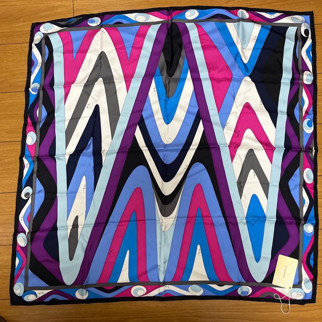 Emilio Pucci 大判シルクスカーフ
