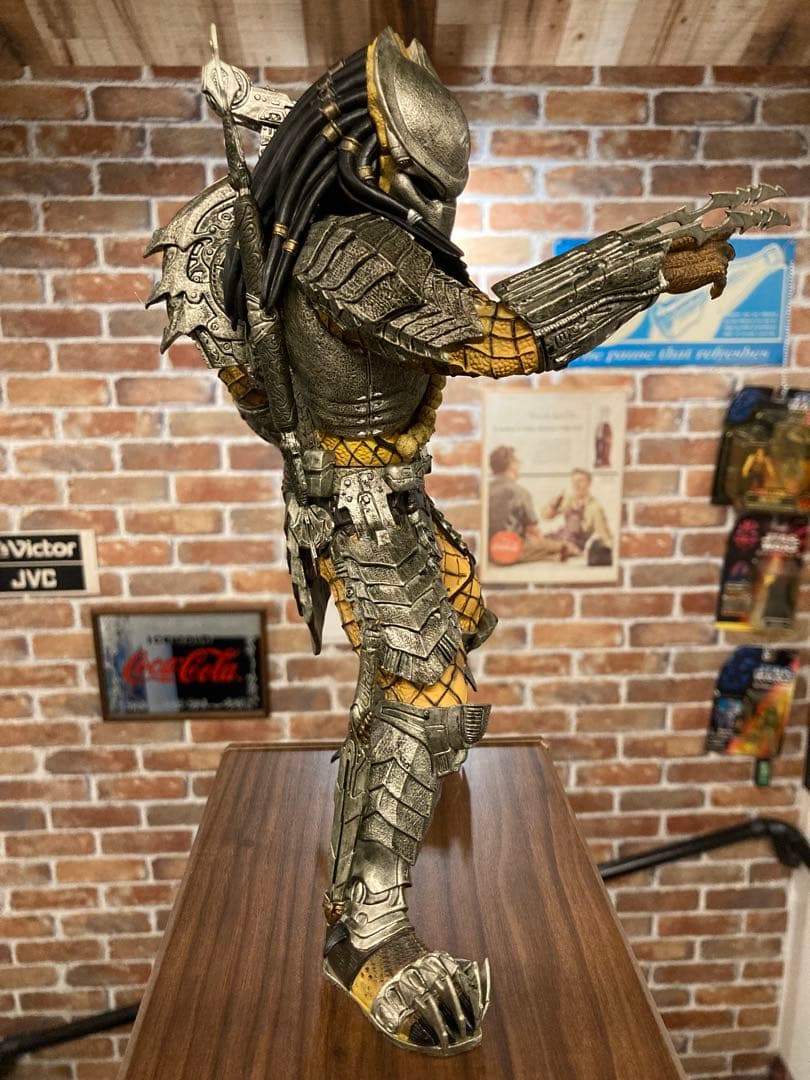 年末限定セールエイリアンVSプレデタープレデターリアルフィギュアリアル彩色AVP