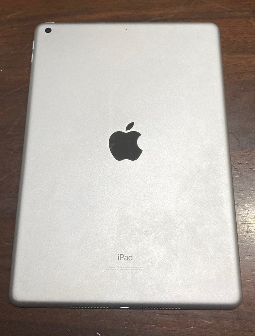 Apple ipad 第7世代 32GB wi-fiモデル　シルバー　アイパッド