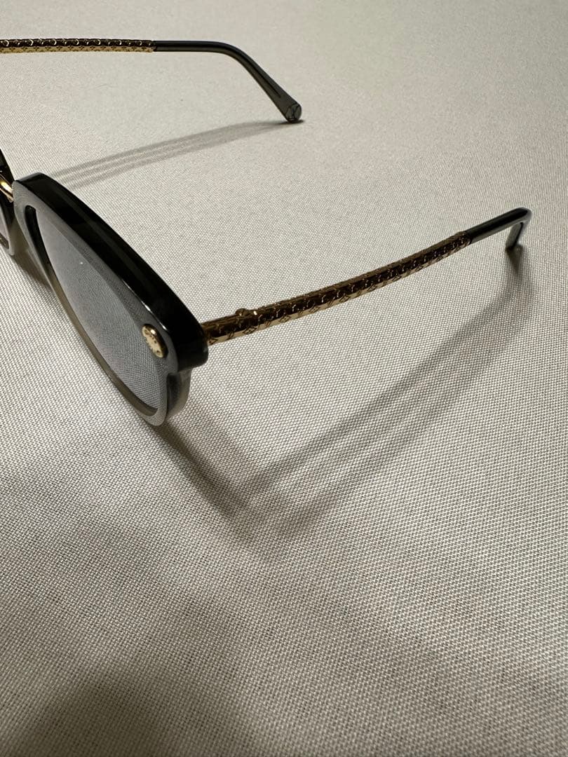 Louis Vuitton キャットアイ　ミラーレンズ　サングラス グレー