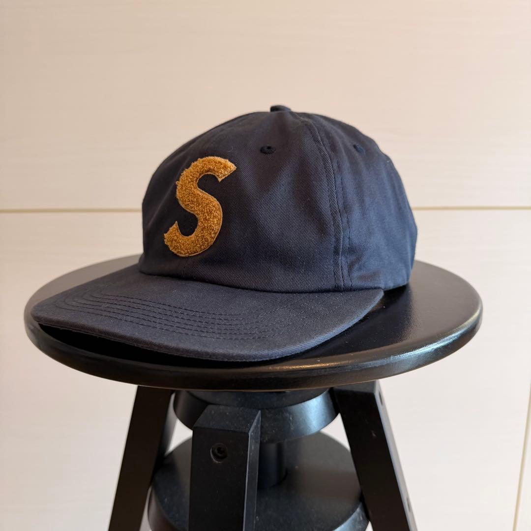 SUPREME 刺繍Sロゴ ネイビーキャップ