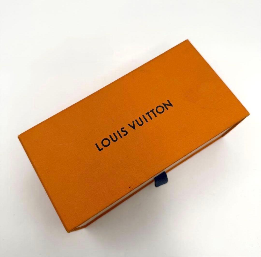 LOUIS VUITTON スクエアサングラス