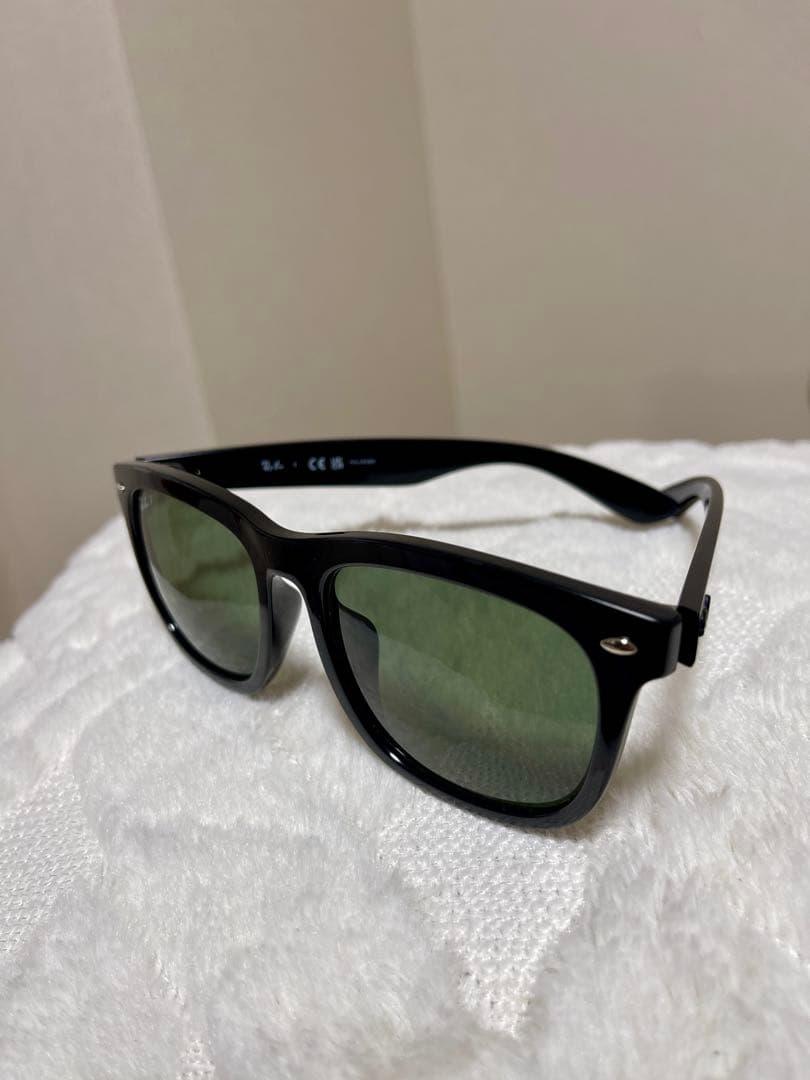 小物 Ray-Ban RB4260D Polarized Sunglasses