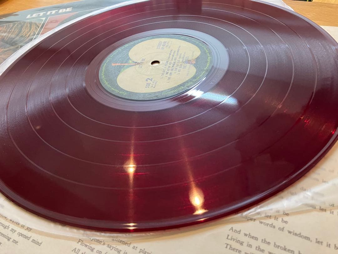 ニアミント赤盤　綺麗なレコード　レットイットビー