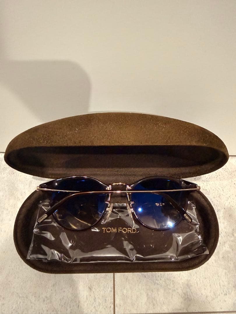【未使用級】TOM FORD サングラス TF673 トムフォード