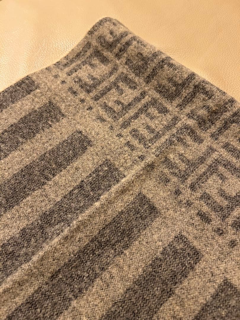 ＯＴＯＧＯＲＯ さん専用 FENDI ウール100% FF柄マフラー