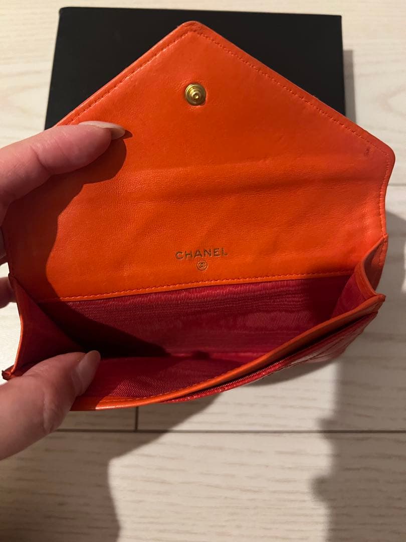 CHANEL 赤 二つ折り財布