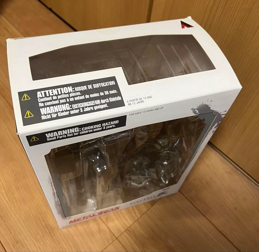 L GEAR SOLID PLAY ARTS 改 リキッド スネーク