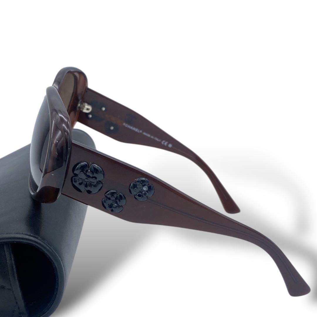 小物 CHANEL sunglasses coco camellia brown