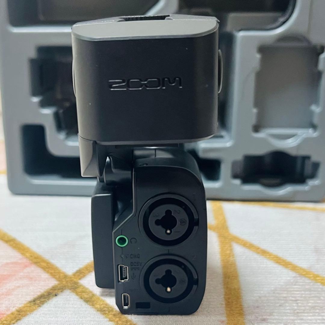 ZOOM Q8 ハンディビデオカメラレコーダー