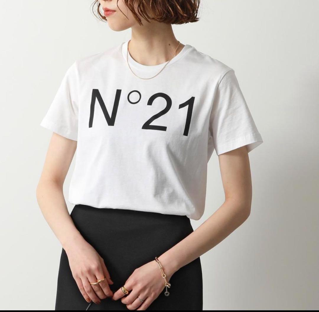 《大人もOK》N°21ロゴTシャツ