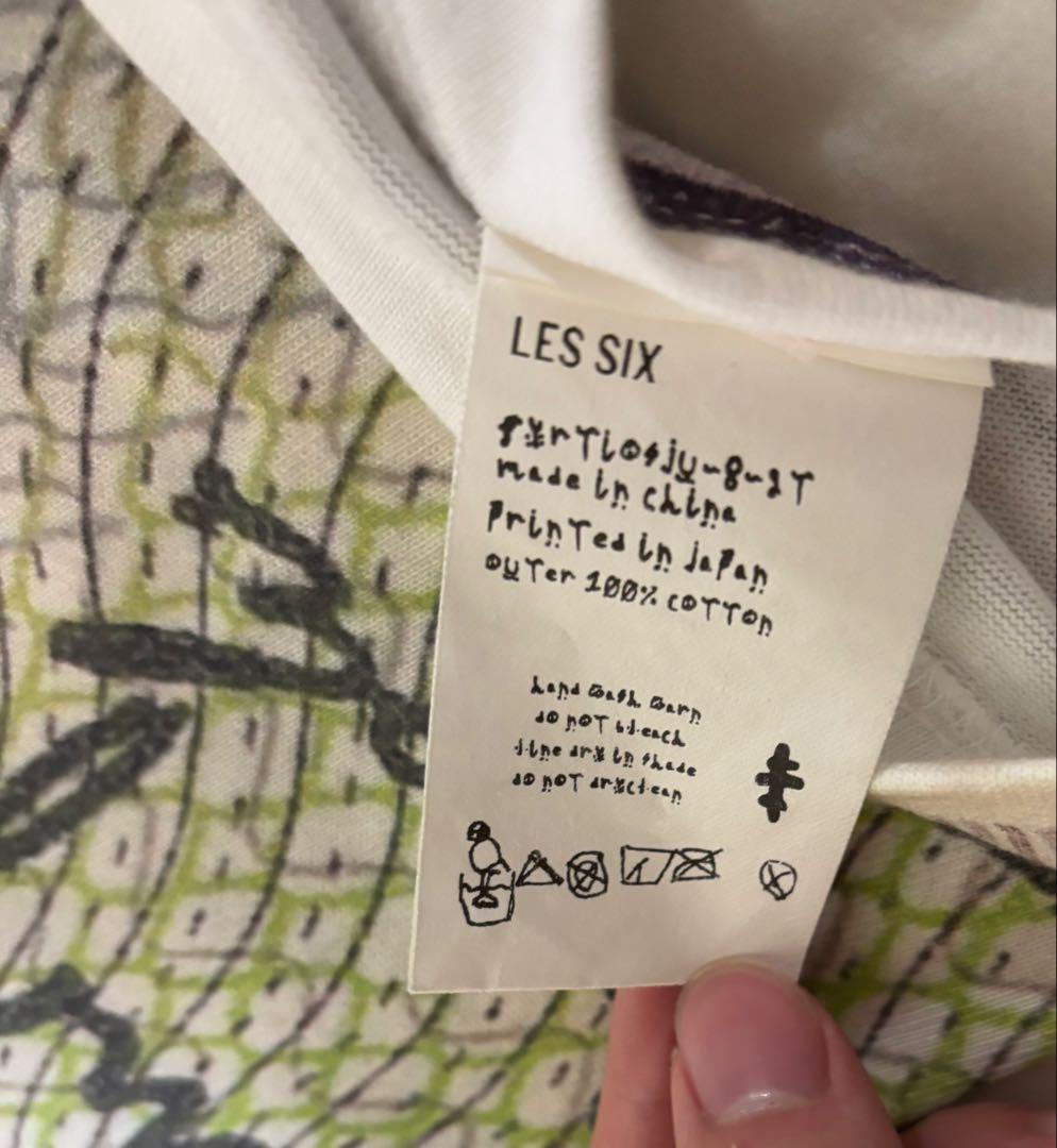 ら*ふ様 【美品】LES SIX アートプリント Tシャツ