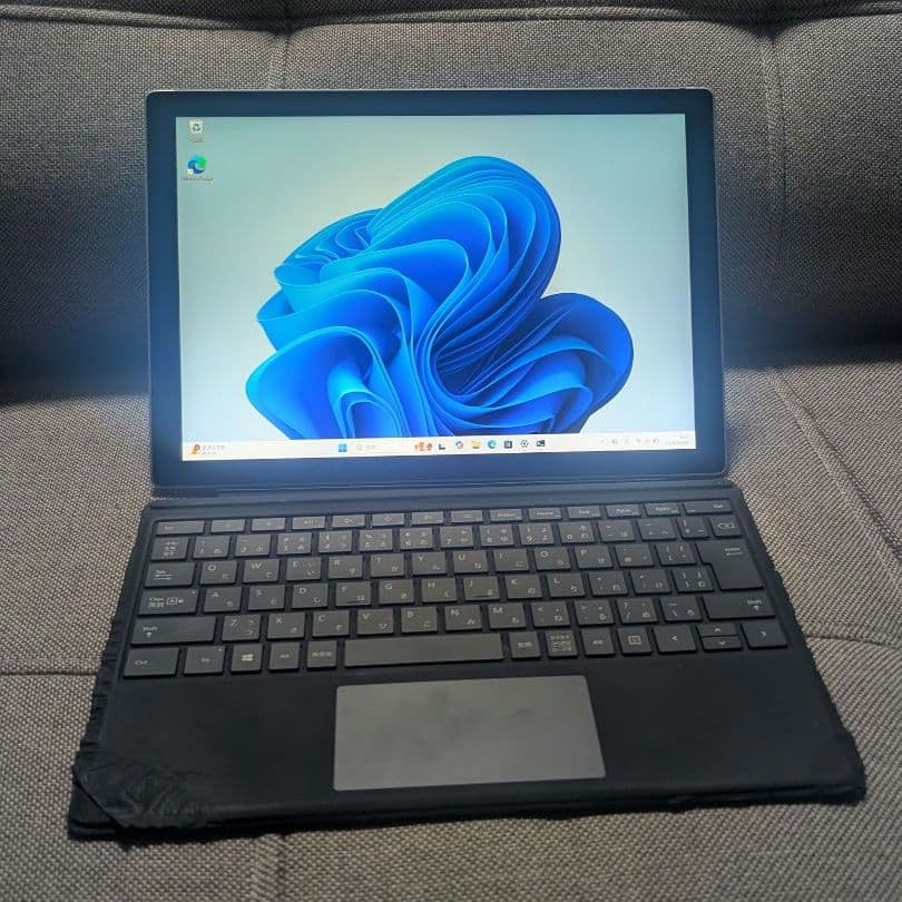 Surface Pro 7 i5 8GB 256GBタイプカバー付き2