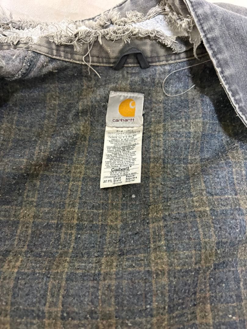 Carhartt グレー ジップアップジャケット ダメージ加工