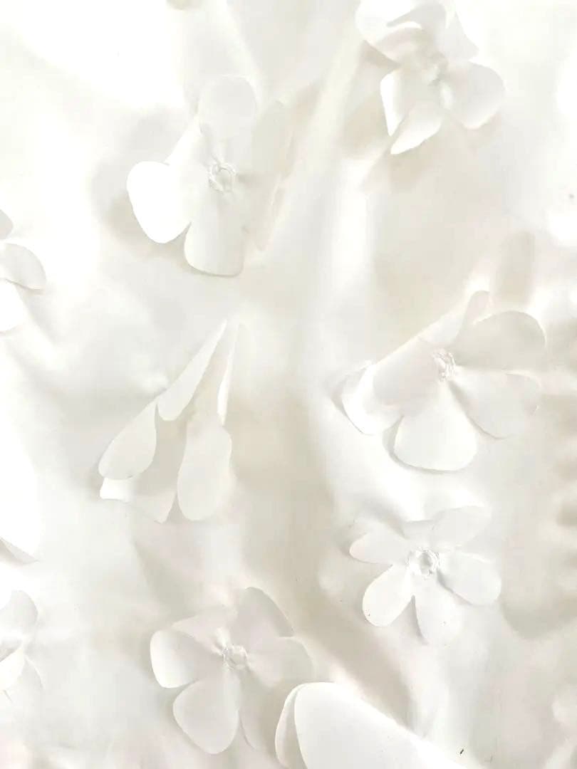 54.新品add 薄手の秋春コートホワイト 花のアップリケ付