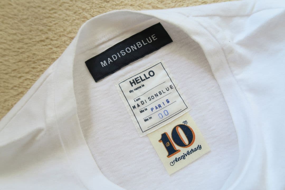 マディソンブルー HELLO Tシャツ 10周年限定