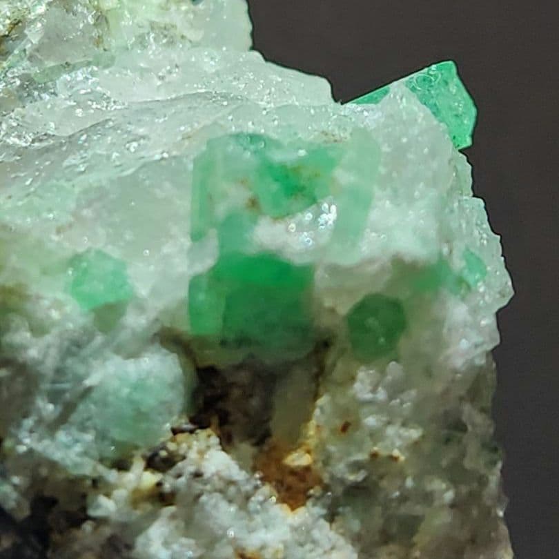美品✨ムゾー鉱山産 エメラルド 母岩付き 結晶原石