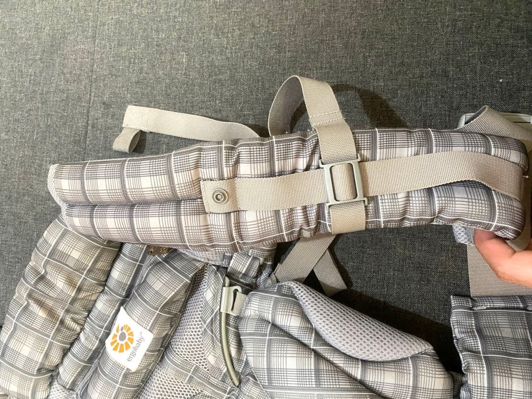 美品　ergobaby オムニ360 抱っこ紐 グレー・チェック柄