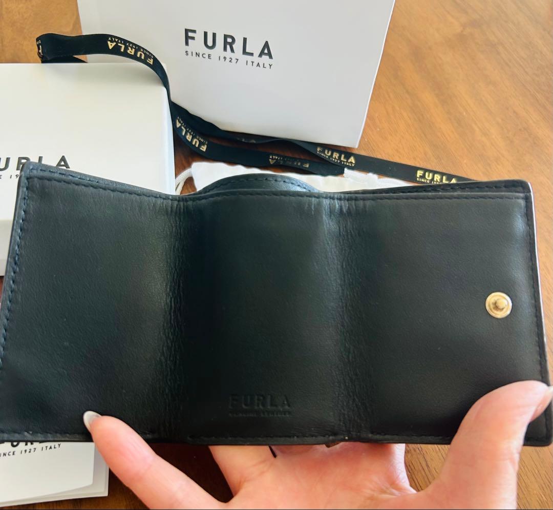 【かずちゃん】FURLA フルラ 三つ折り財布 ブラック 黒 ミニ財布