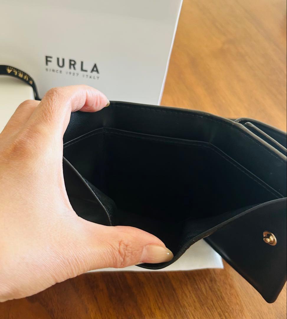 【かずちゃん】FURLA フルラ 三つ折り財布 ブラック 黒 ミニ財布