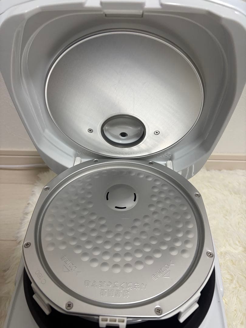 【美品】象印 IH炊飯器 NP-XB10 ホワイト 5.5合2024年製