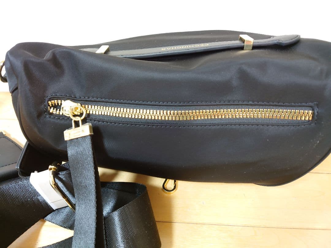 【新品未使用】PECHINCHAR ショルダーバッグ　ボディバッグ　2WAY