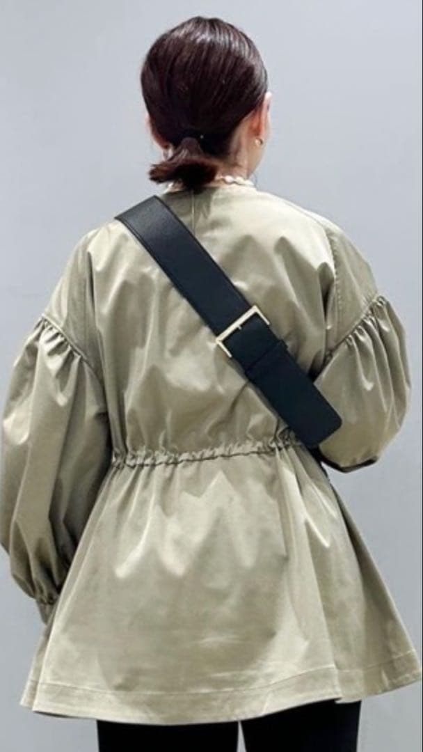 お値下げ☆美品☆ノーカラーギャザーＺＩＰアップブルゾン