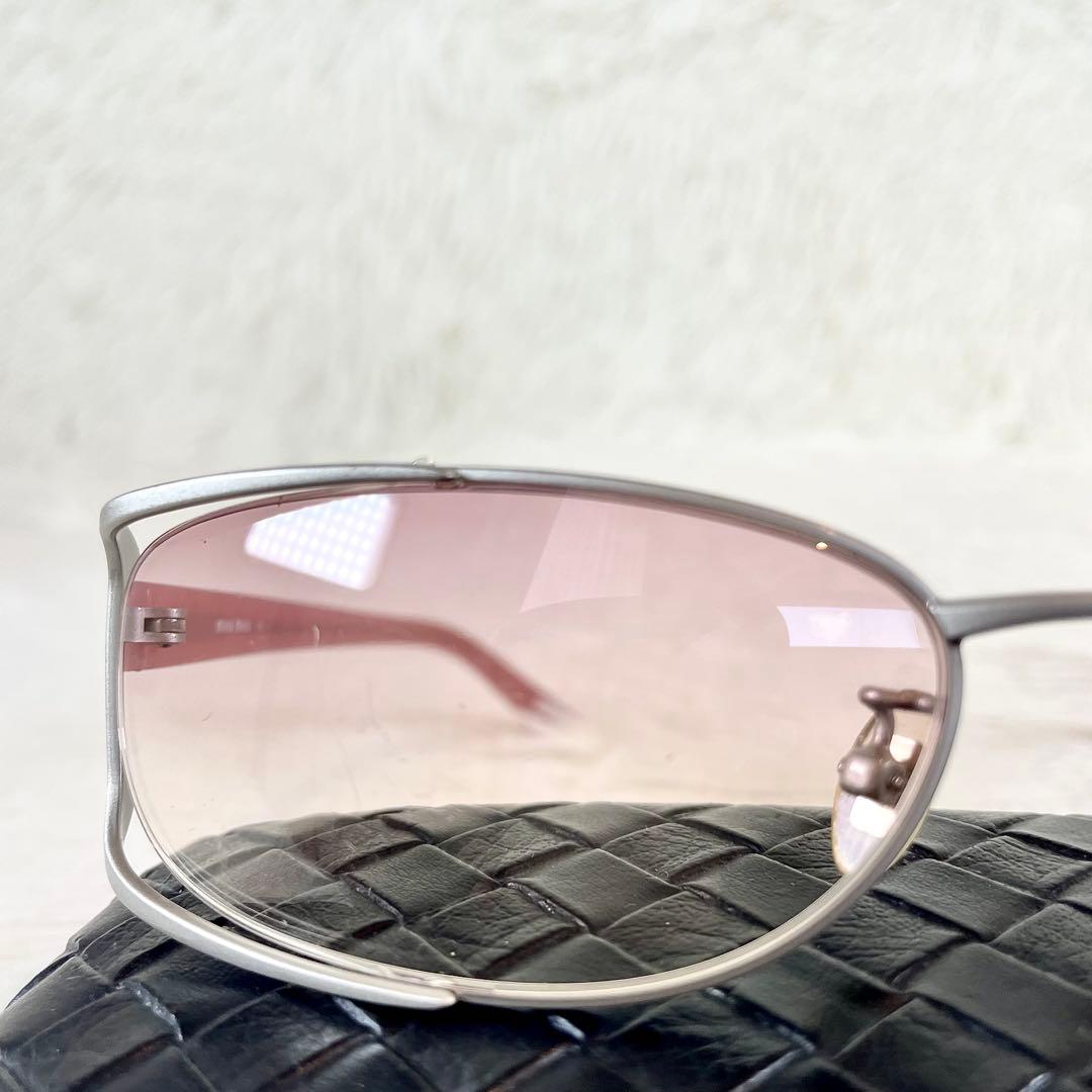 miu miu　サングラス　SMU60F　ピンクレンズ　シルバー・ピンクフレーム