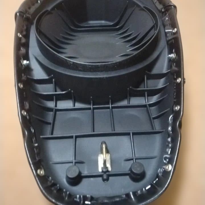 アドレスV125 タックロールシートあんこ抜き ブラック V125S ローダウン