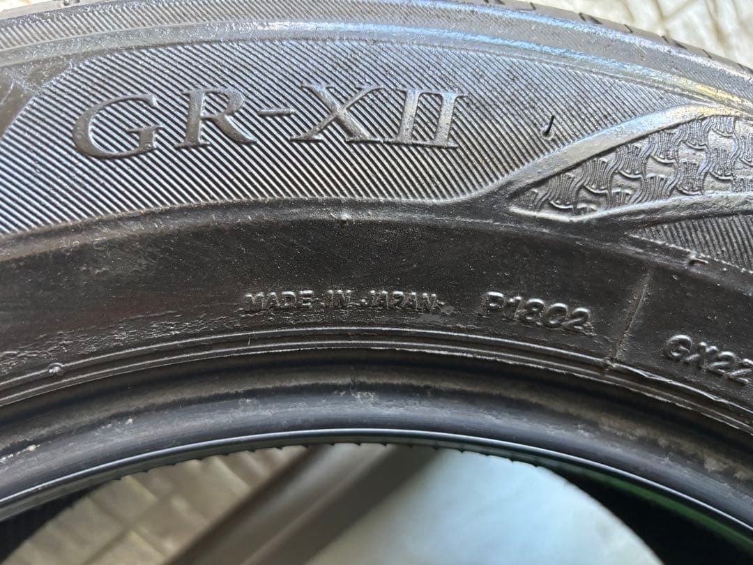 ①【国産バリ溝・送料無料‼️】205/60R16ブリヂストンREGNO GRXⅡ