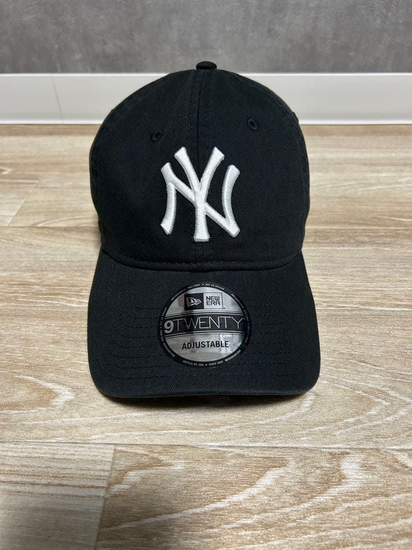 NY ヤンキースキャップ MoMA Edition