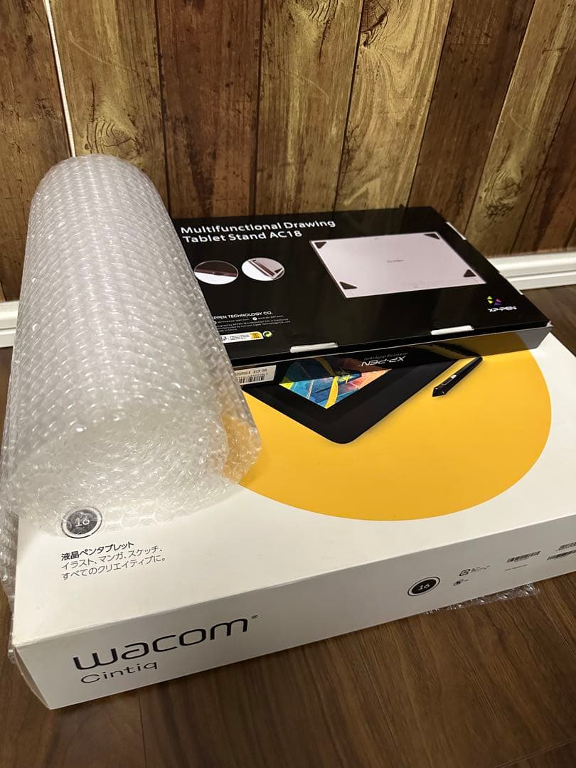 Wacom Cintiq16 液晶ペンタブレット本体+スタンドおまけ付き！液タブ