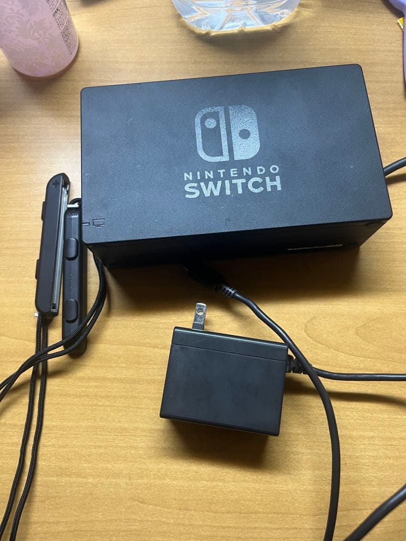 Nintendo Switch 本体 + Joy-Con グリップ