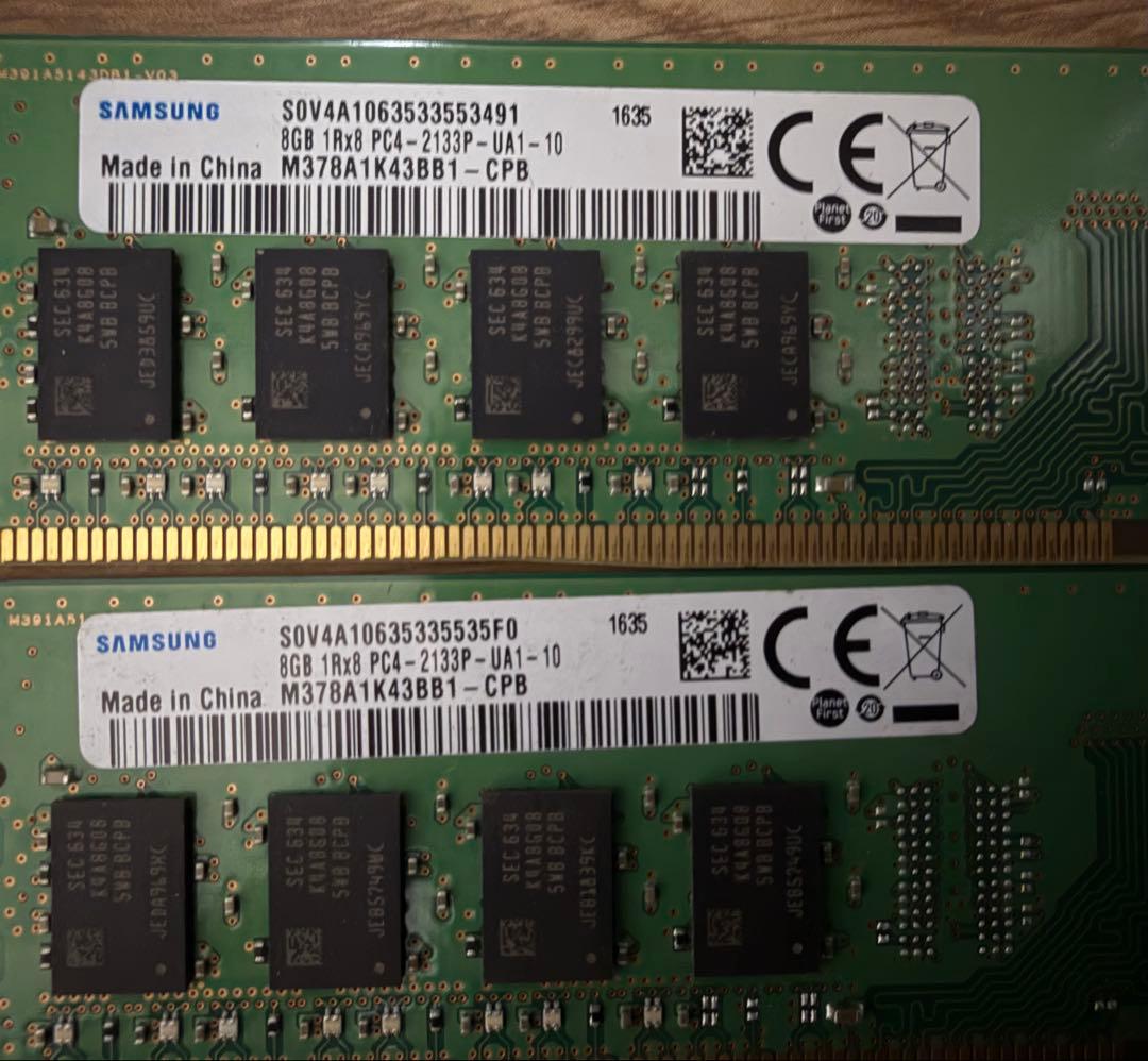 SK hynixとSamsung 8gb DDR4(三枚)