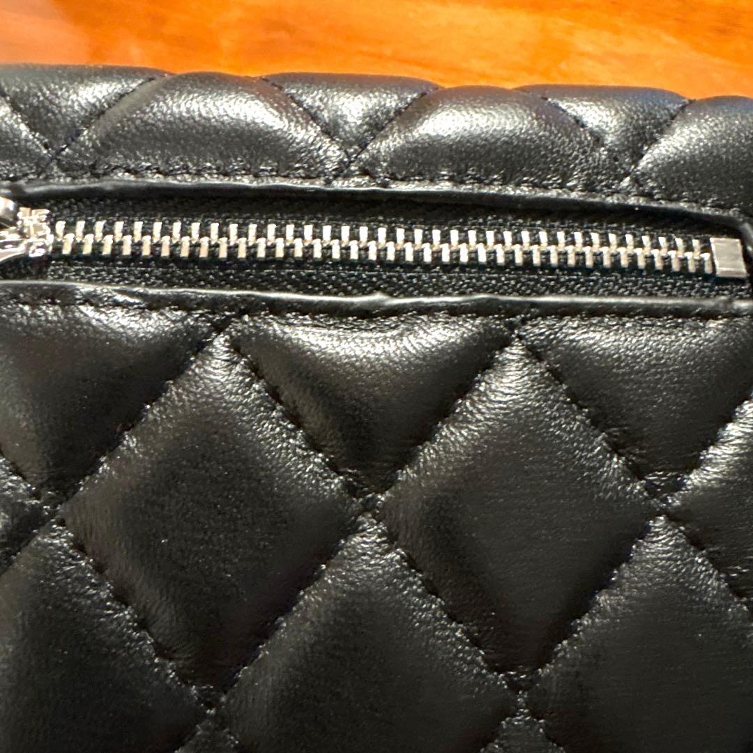 CHANEL 本革ノベルティ二つ折り財布 ブラック