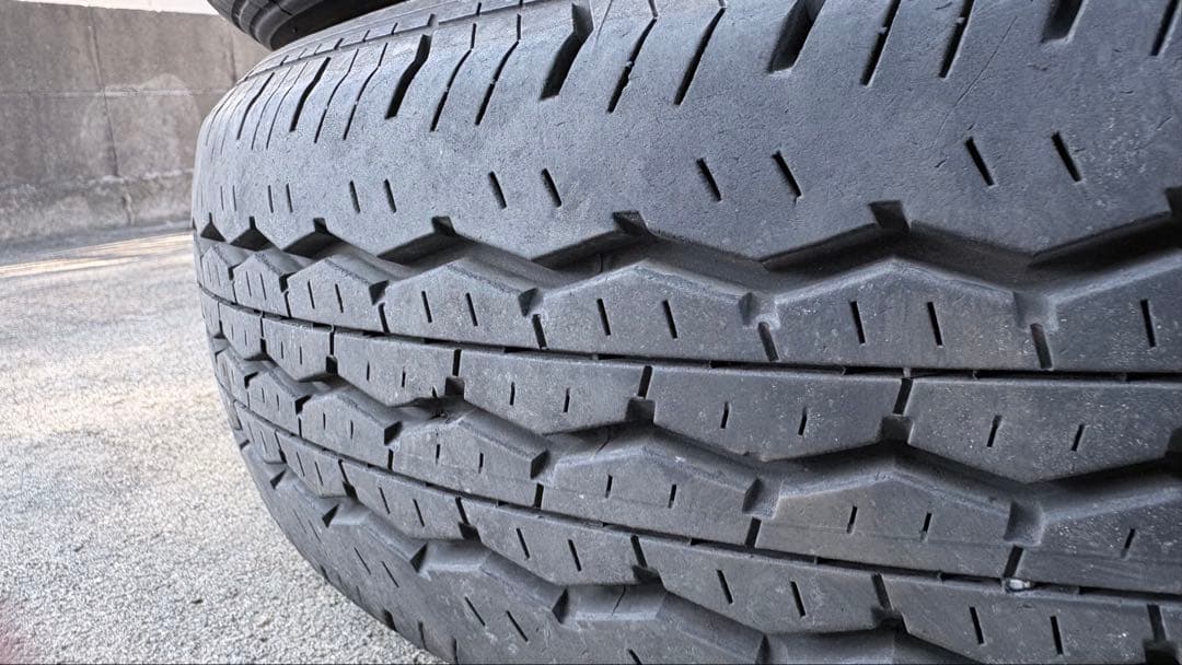 バリ溝! 195/80R15 BRIDGESTONE エコピア ハイエース