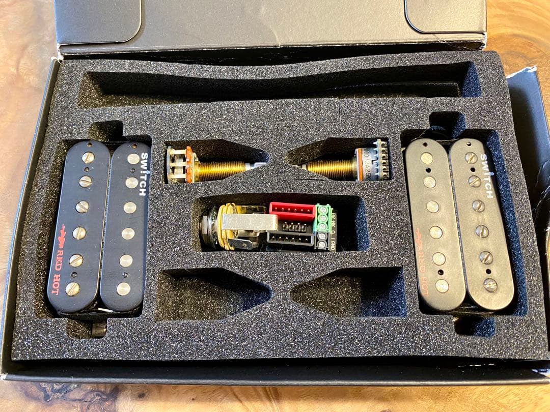 Switch Guitars Vibracell Stealth エレキ