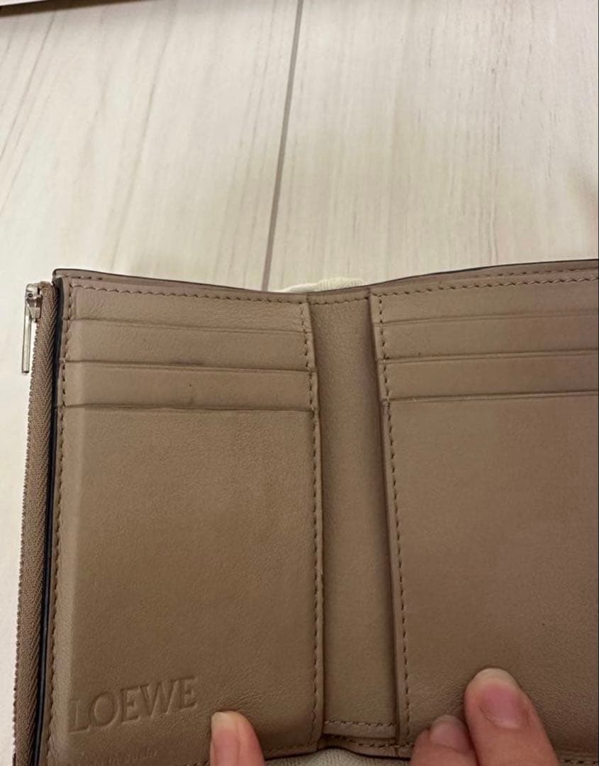 『美品』LOEWE ベージュ 三つ折り財布