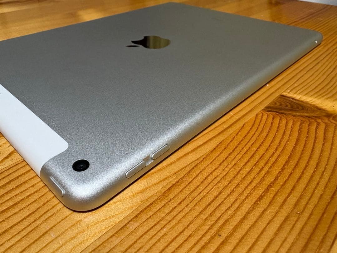 h*o様 iPad第7世代 128GB シルバー Wi-Fi＋Cellularモ