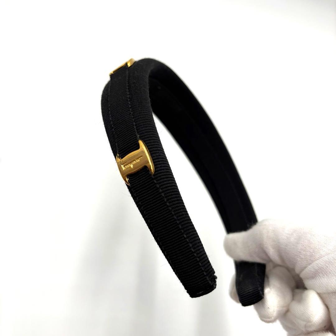 極美品 Ferragamo フェラガモ ヴァラ カチューシャ 黒 ヘアアクセ