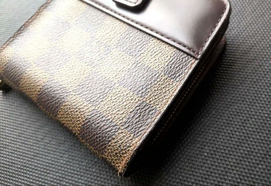 LOUIS VUITTON　ダミエ二つ折り財布