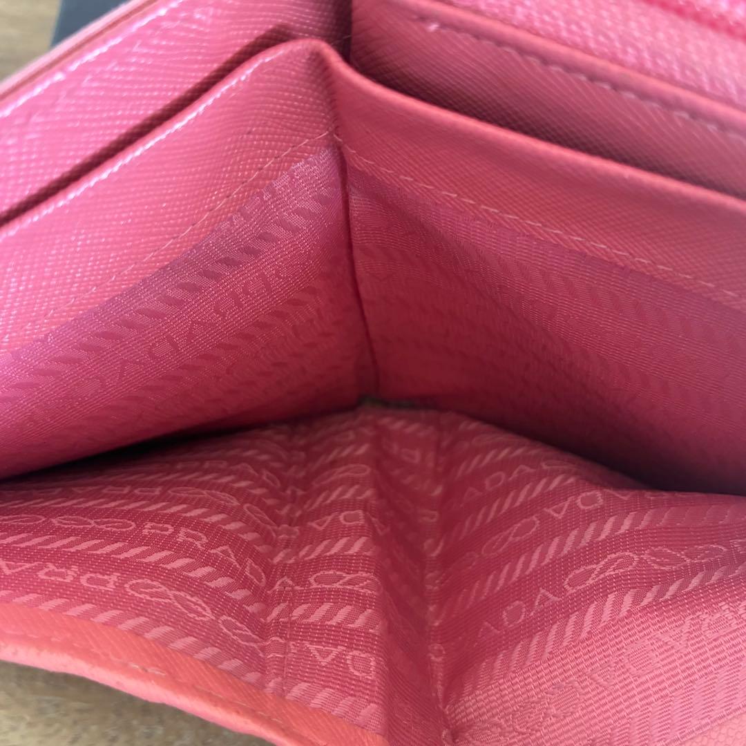 PRADA 二つ折財布　サフィアーノレザー　プラダ