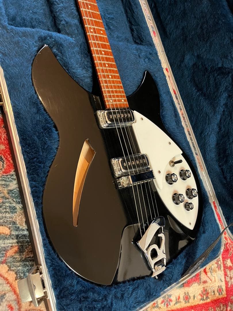 【たく】Rickenbacker 330 2000年製