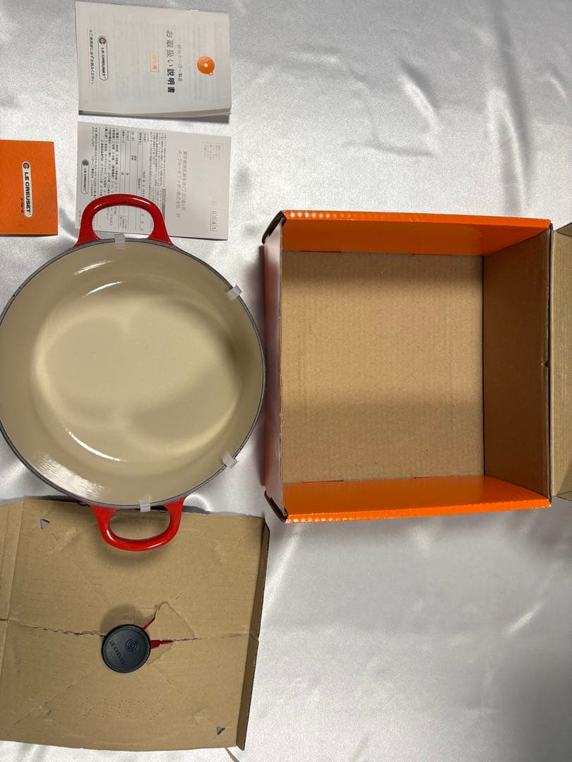 ルクルーゼ ココットロンド 22cm チェリーレッド両手鍋 LE CREUSET