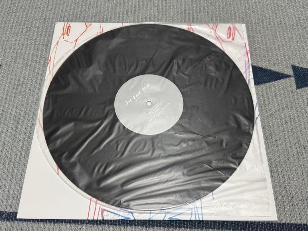 Amazon 限定特典付き One Last Kiss レコード盤　メガジャケ